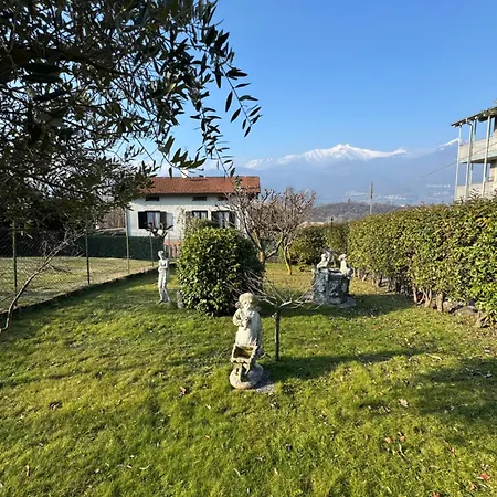 Perla Del Holiday home Colico